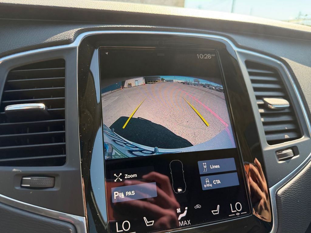 2020 Volvo XC90 T6 Momentum