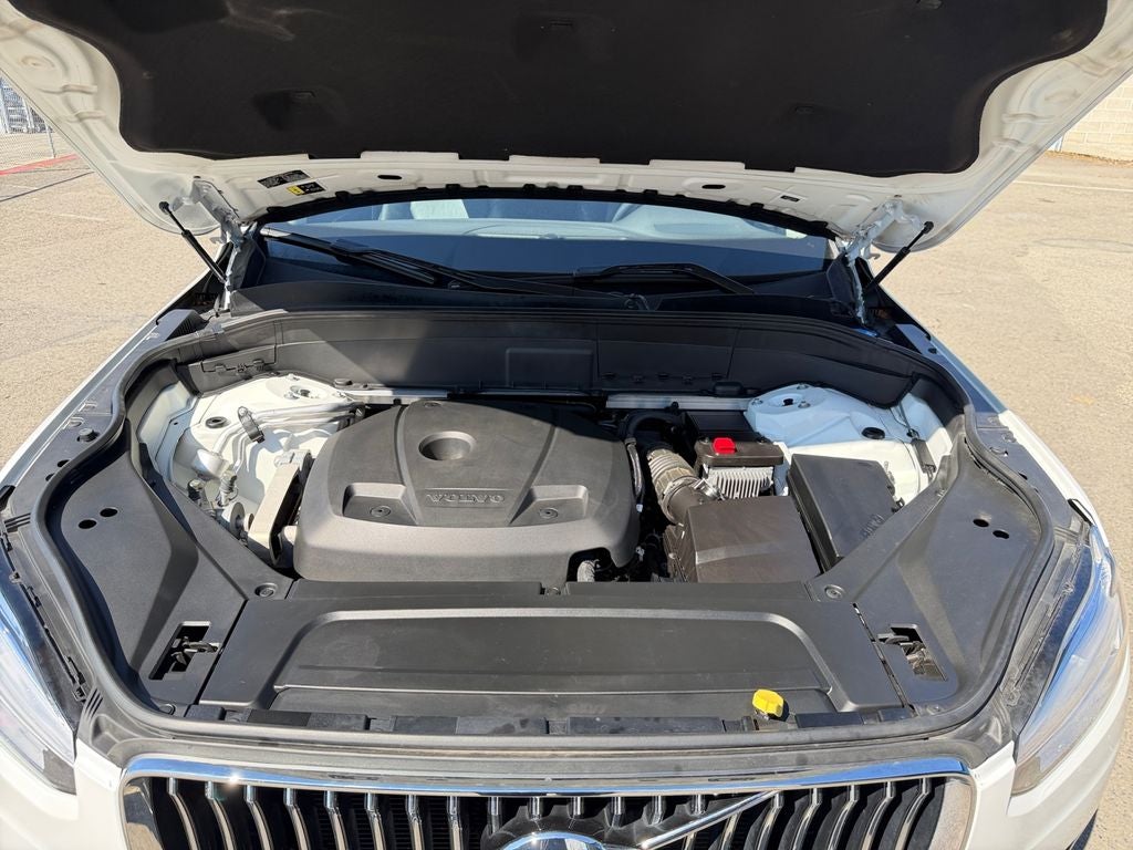 2020 Volvo XC90 T6 Momentum