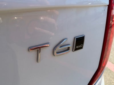 2020 Volvo XC90 T6 Momentum