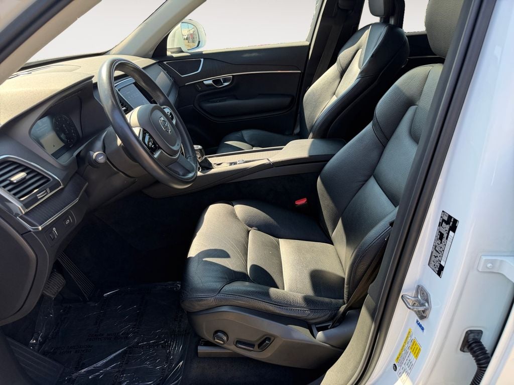 2020 Volvo XC90 T6 Momentum