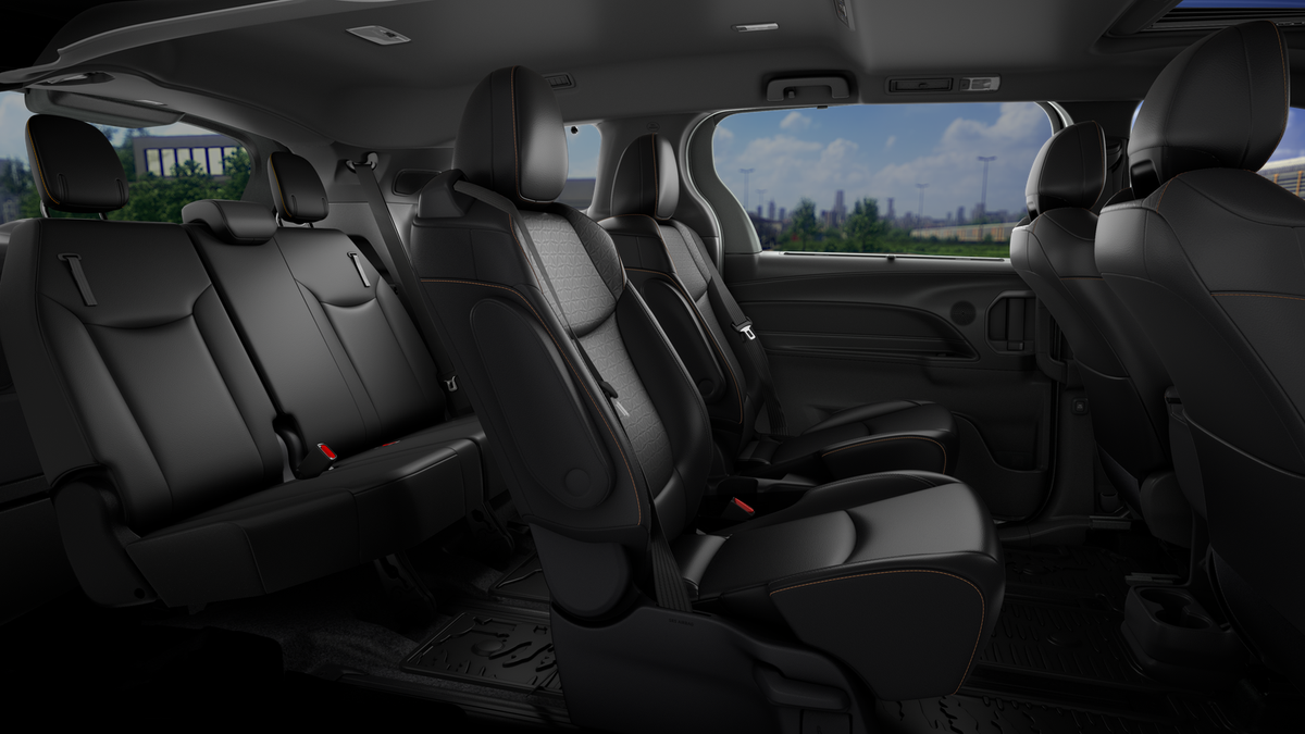 2026 Toyota Sienna Woodland Edition 7 Passenger