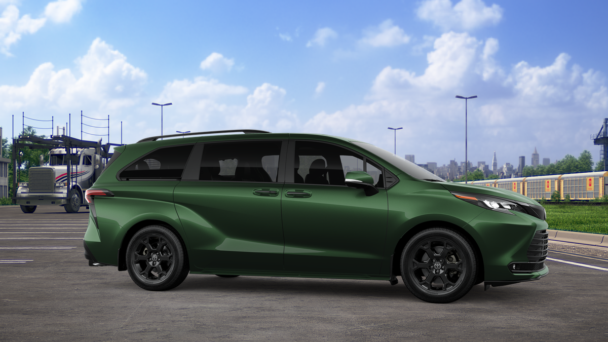2026 Toyota Sienna Woodland Edition 7 Passenger