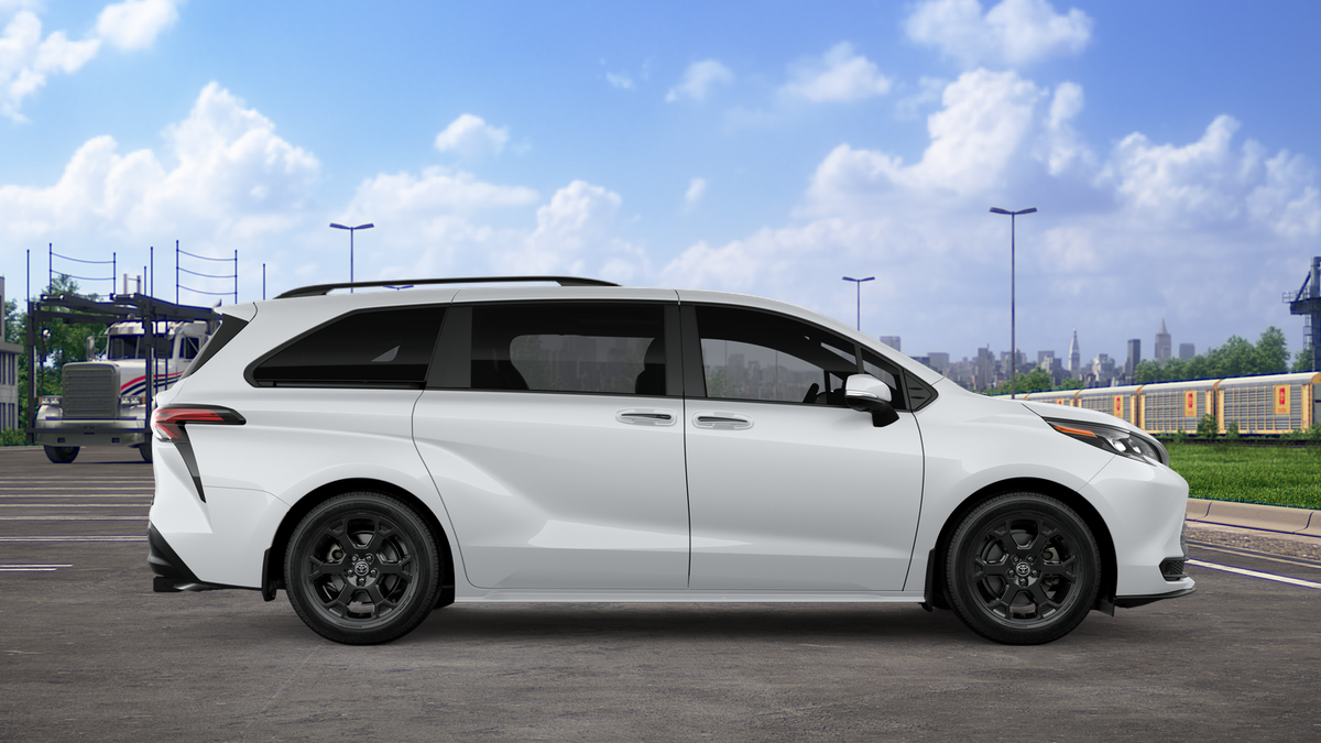 2026 Toyota Sienna Woodland Edition 7 Passenger