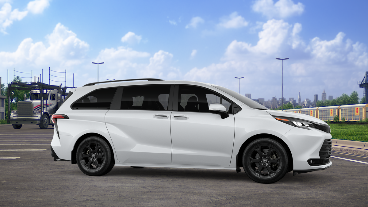 2026 Toyota Sienna Woodland Edition 7 Passenger