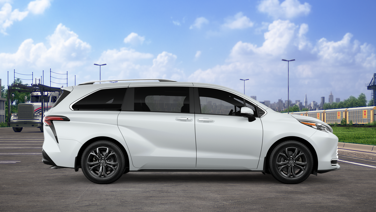 2026 Toyota Sienna Platinum 7 Passenger