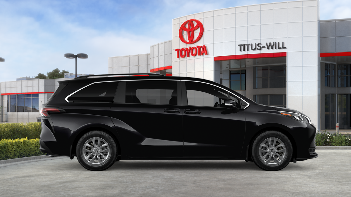 2026 Toyota Sienna LE 8 Passenger