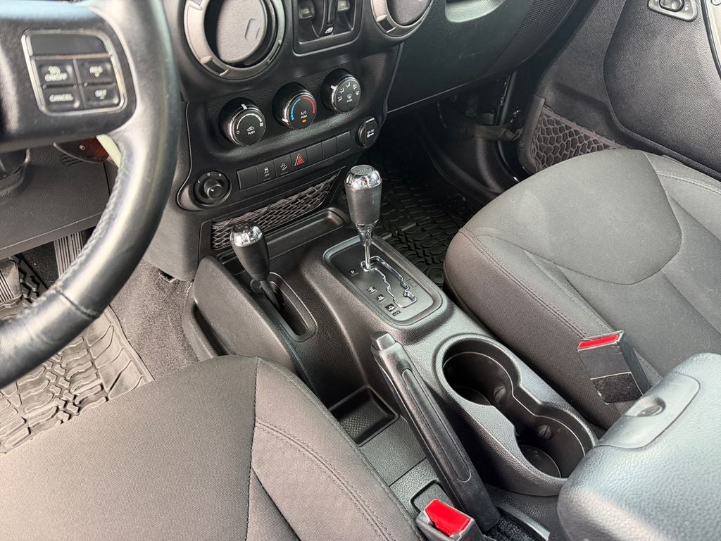 2016 Jeep Wrangler Unlimited Sport *Lifted*