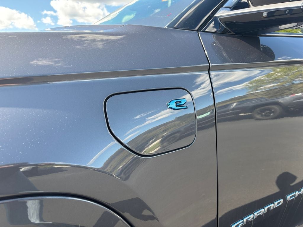 2022 Jeep Grand Cherokee Base