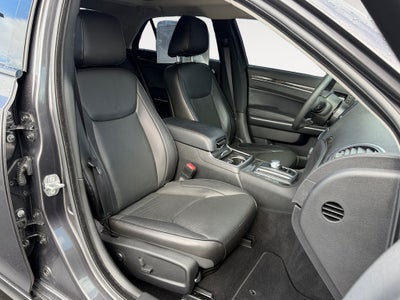 2022 Chrysler 300 Touring
