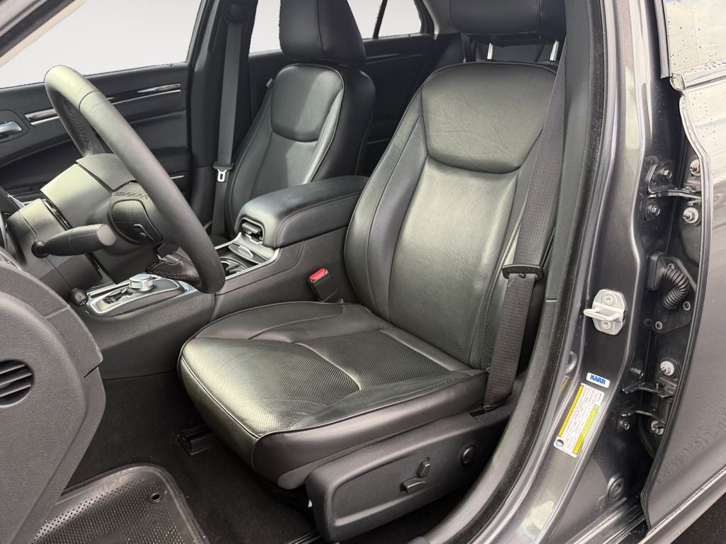 2022 Chrysler 300 Touring