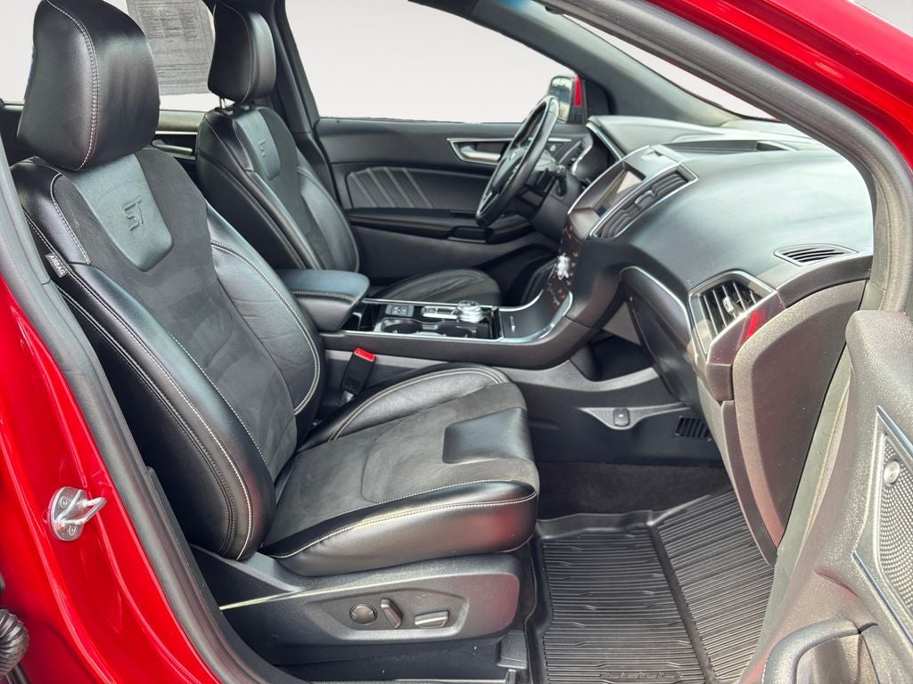 2020 Ford Edge ST