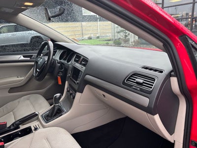 2017 Volkswagen Golf TSI S 4-Door